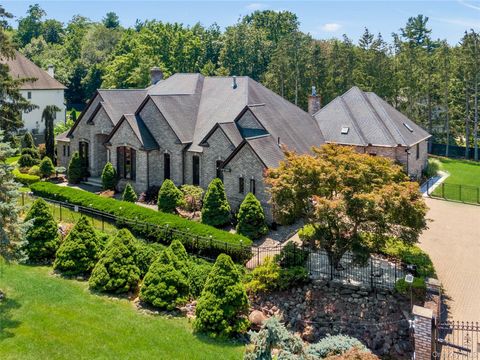 Homes For Sale - 26 Pine Glen Drive<br/> Blauvelt, NY 10913