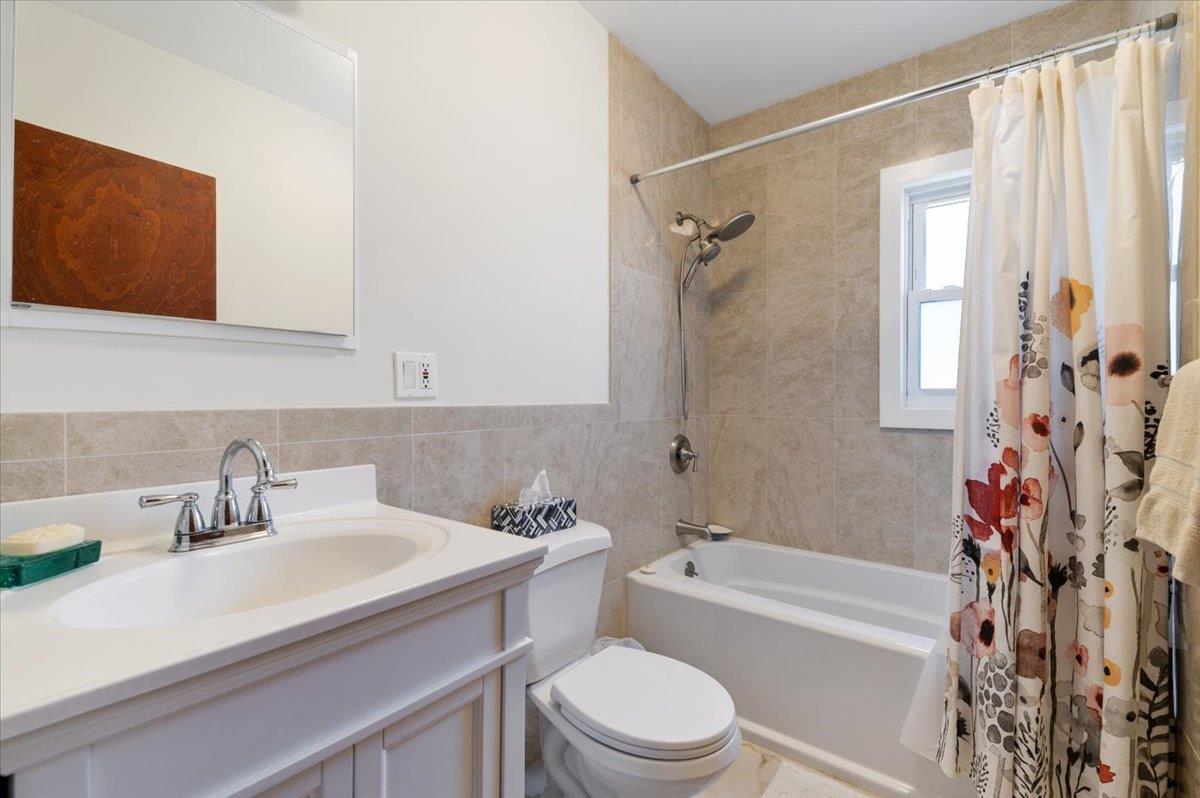808 De Mott Ave, Baldwin, New York image 15