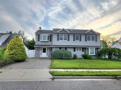 Homes For Rent - 34 Arch Lane<br/> Hicksville, NY 11801