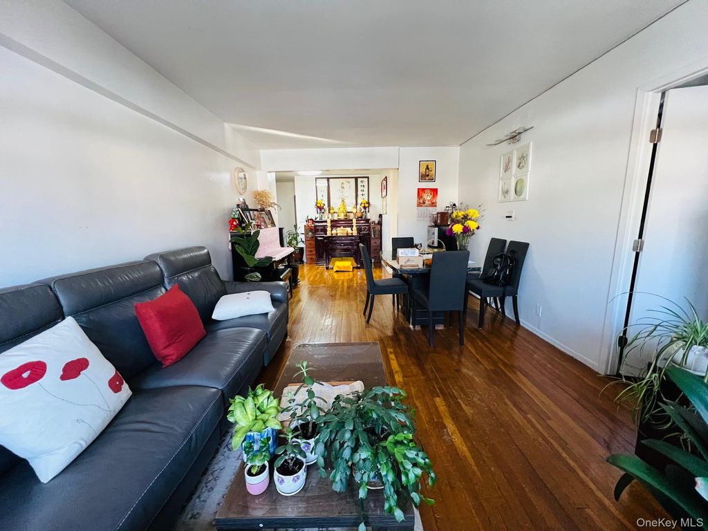 Photo of 80-35 Springfield Boulevard #2M, Queens Village, NY 11427 (MLS # 977308)