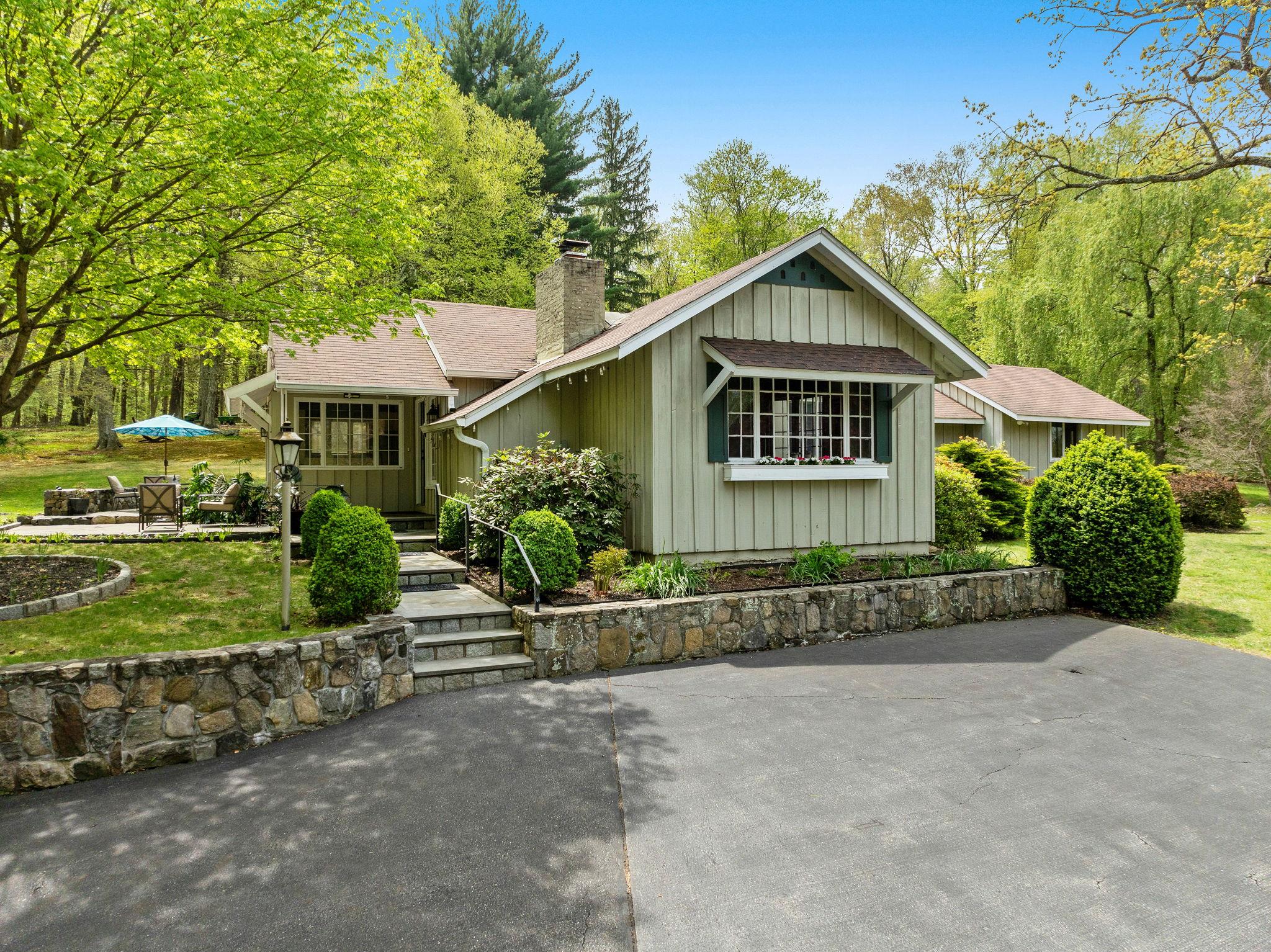 22 Van Rensselaer Road, Katonah, New York image 1