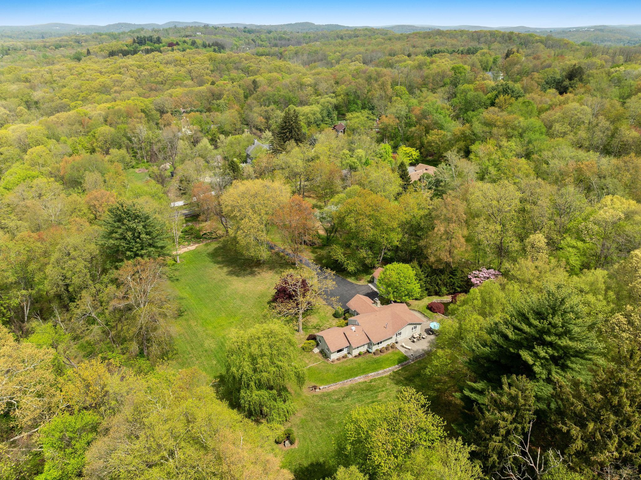22 Van Rensselaer Road, Katonah, New York image 3
