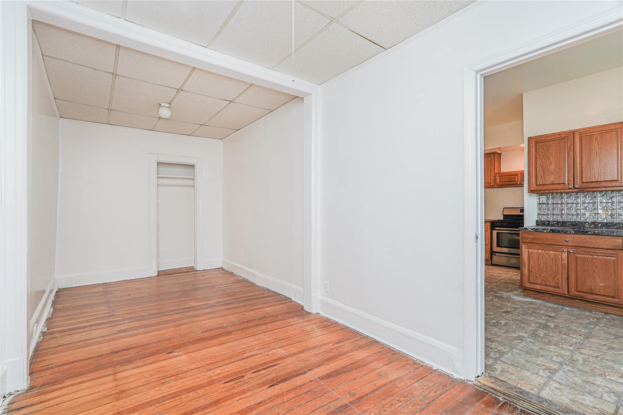 New York, New York 10305, United States, 5 Bedrooms Bedrooms, ,2 BathroomsBathrooms,Residential,Active,9897