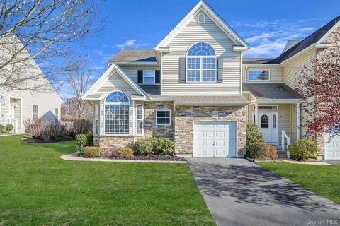 Photo of 96 Manitou Trail #96, Kings Park, NY 11754 (MLS # 938590)