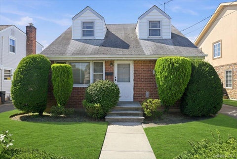 Photo of 27 Plymouth Avenue, Mineola, NY 11501 (MLS # 1029035)