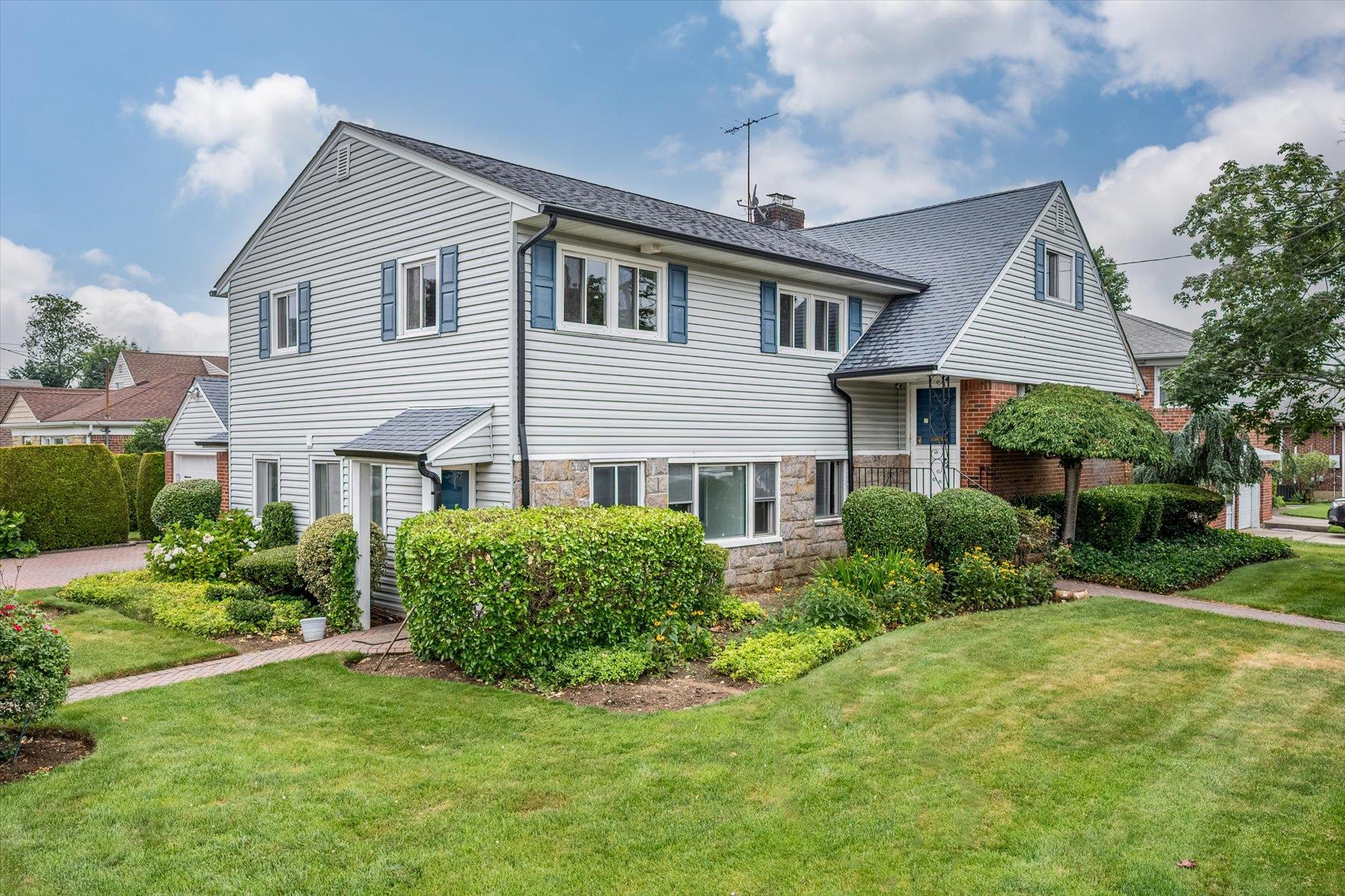 1901 New Hyde Park Road