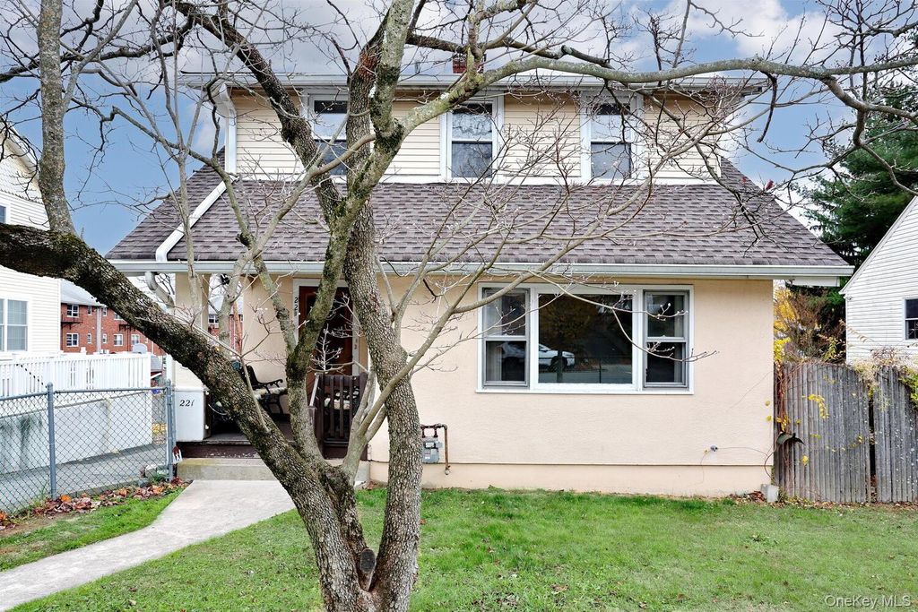 Photo of 221 N Midland Avenue, Nyack, NY 10960 (MLS # 934079)