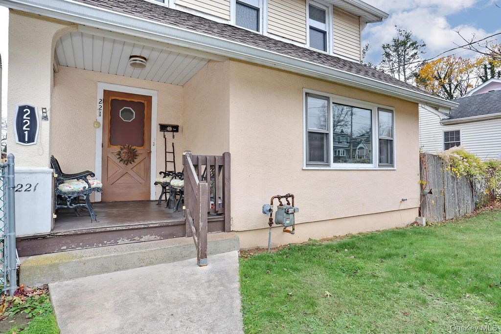 Photo of 221 N Midland Avenue, Nyack, NY 10960 (MLS # 934079)