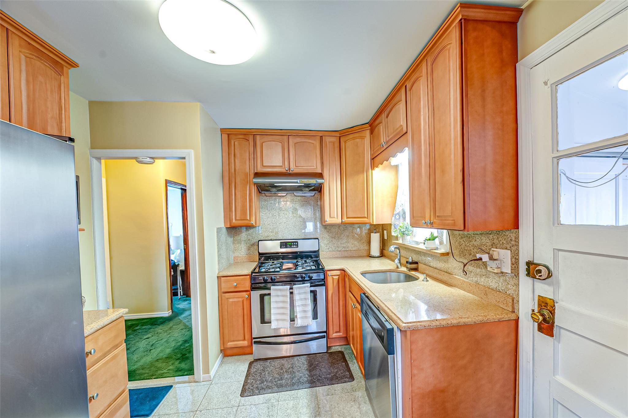 82-27 W Little Neck Parkway, Glen Oaks, New York image 11