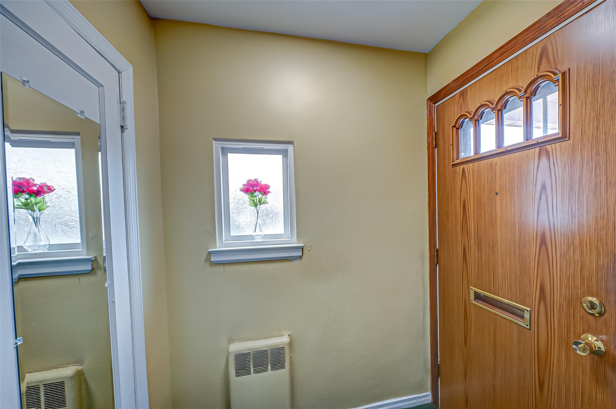 82-27 W Little Neck Parkway, Glen Oaks, New York image 4