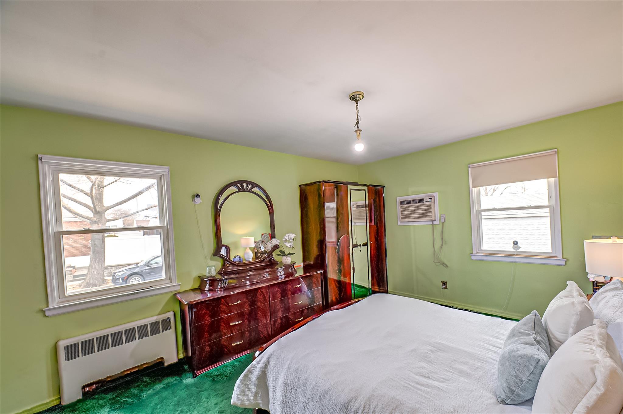82-27 W Little Neck Parkway, Glen Oaks, New York image 12