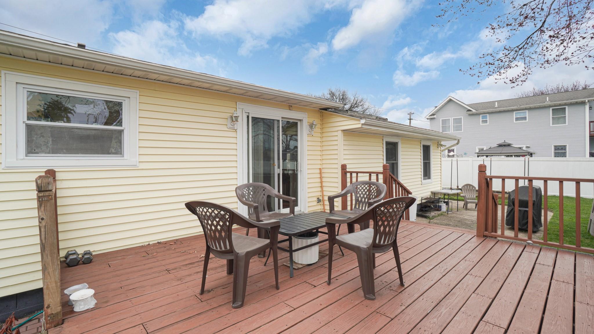 800 Peconic Avenue, West Babylon, New York image 7