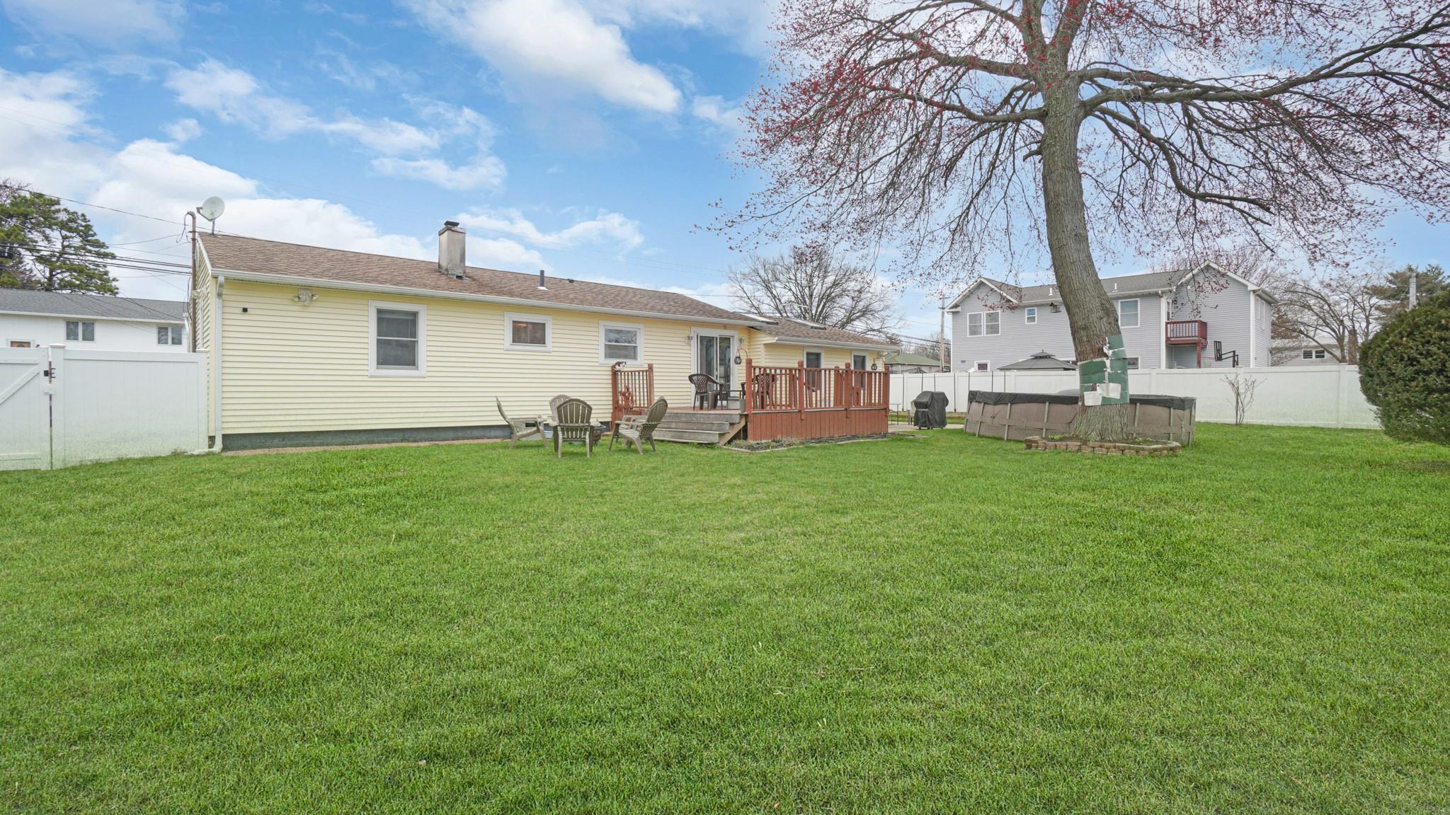 800 Peconic Avenue, West Babylon, New York image 6