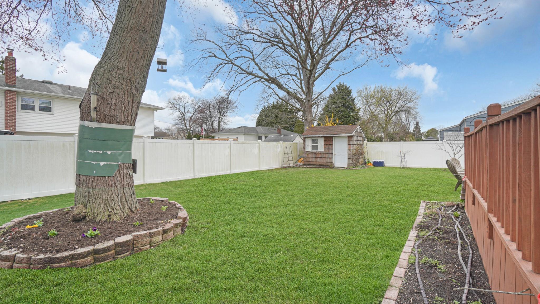 800 Peconic Avenue, West Babylon, New York image 4