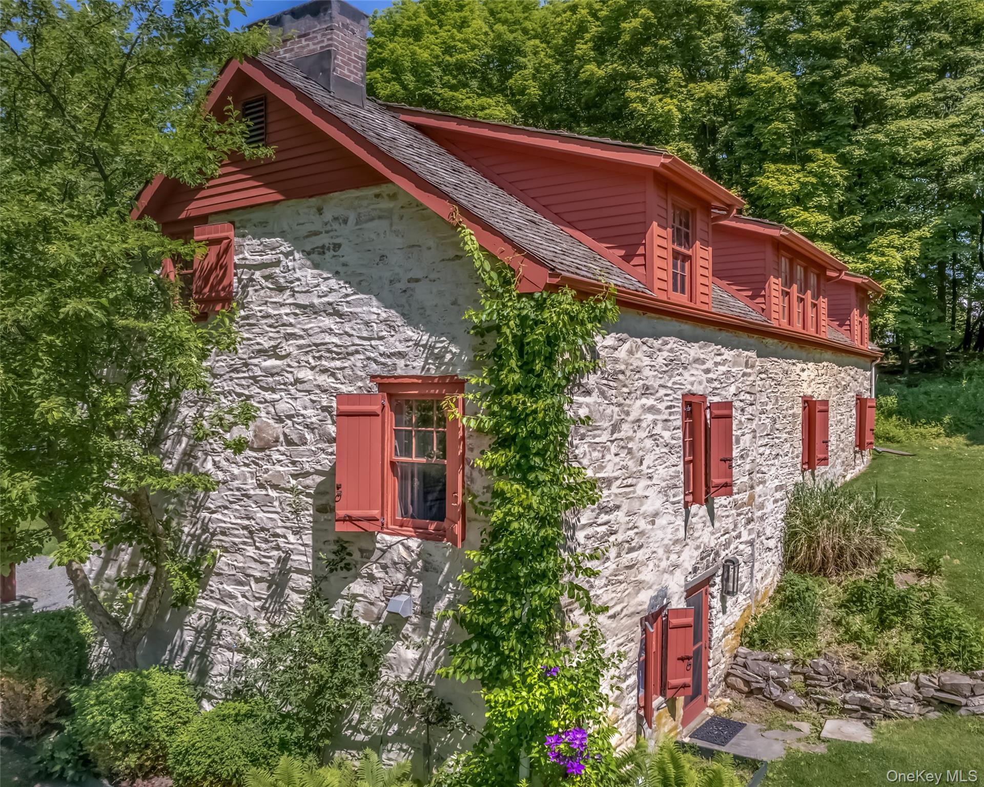 1282 Old Post Road