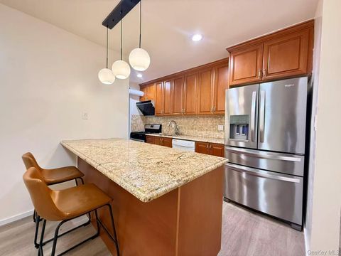 38-15 149 Street 5H Flushing NY 11354