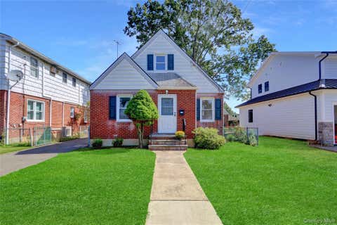 Photo of 322 S Harvard Road S, Garden City South, NY 11530 (MLS # 1009348)