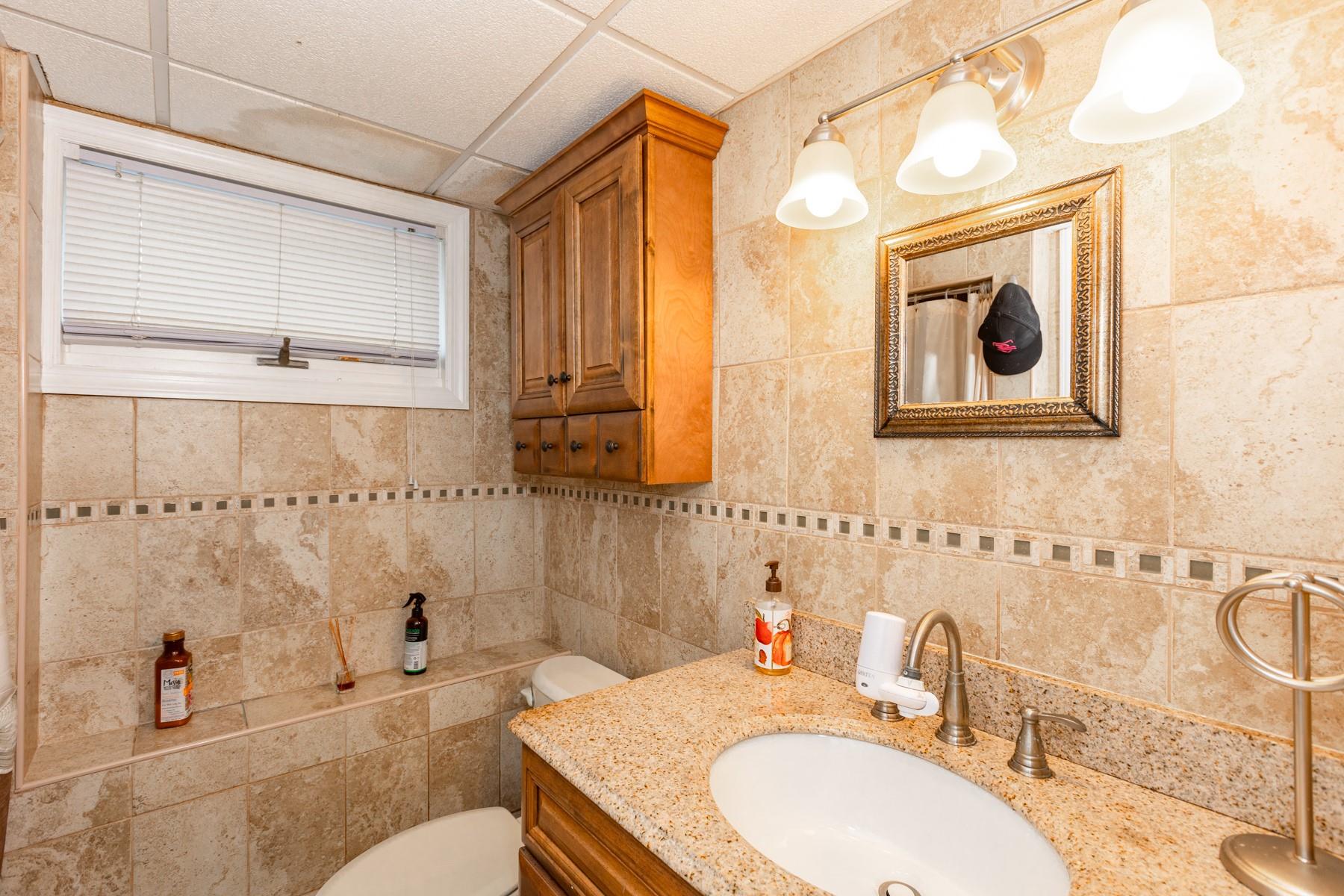 205 Verona Parkway, Lindenhurst, New York image 17