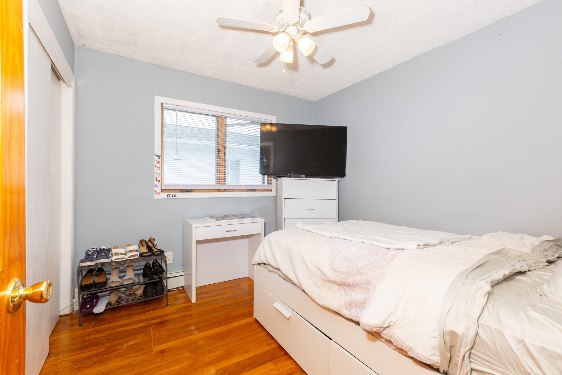 205 Verona Parkway, Lindenhurst, New York image 11
