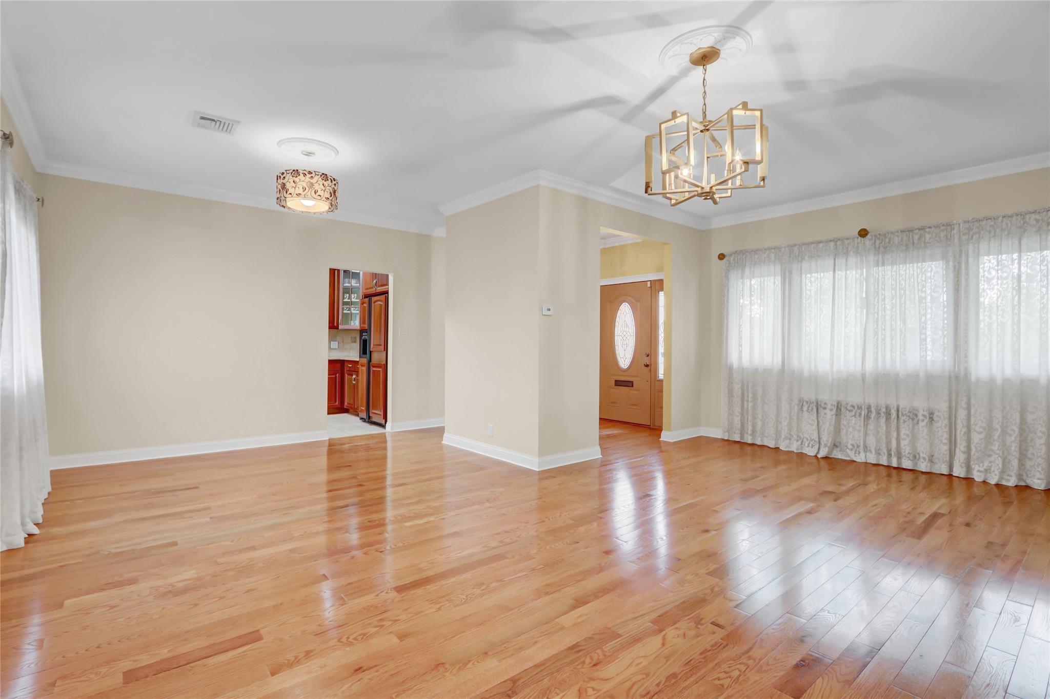 262-55 Grand Central Parkway, Little Neck, New York image 6