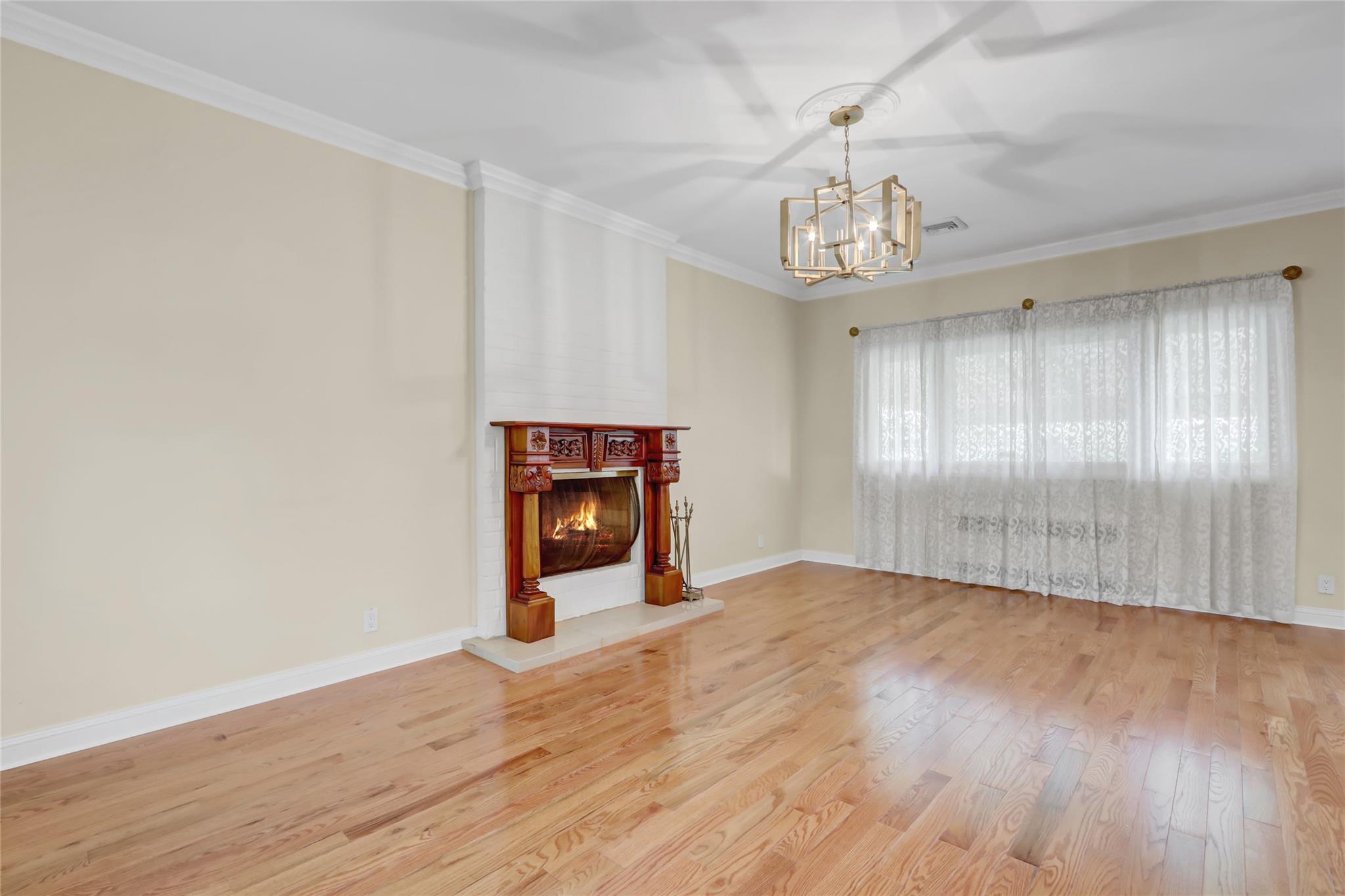 262-55 Grand Central Parkway, Little Neck, New York image 3