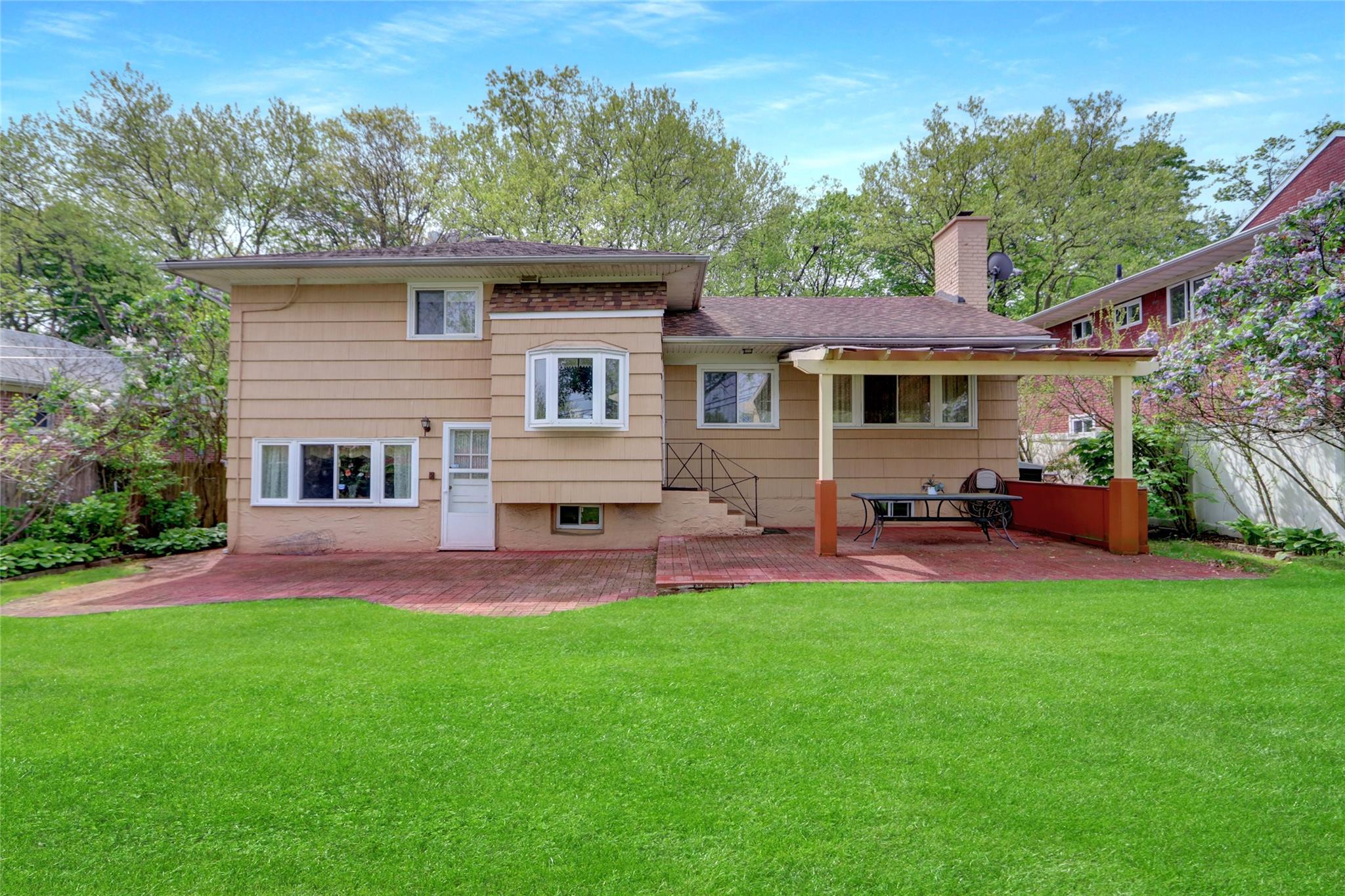 262-55 Grand Central Parkway, Little Neck, New York image 28