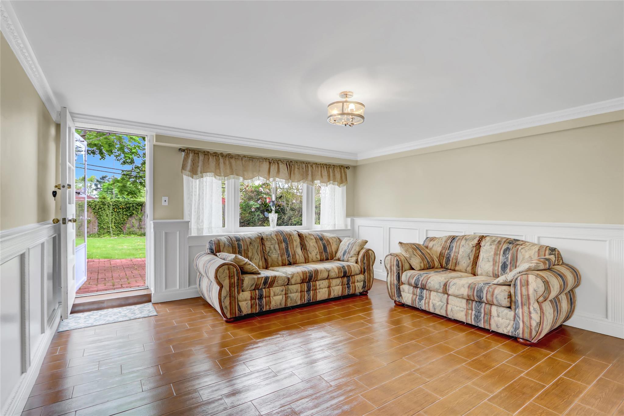 262-55 Grand Central Parkway, Little Neck, New York image 19