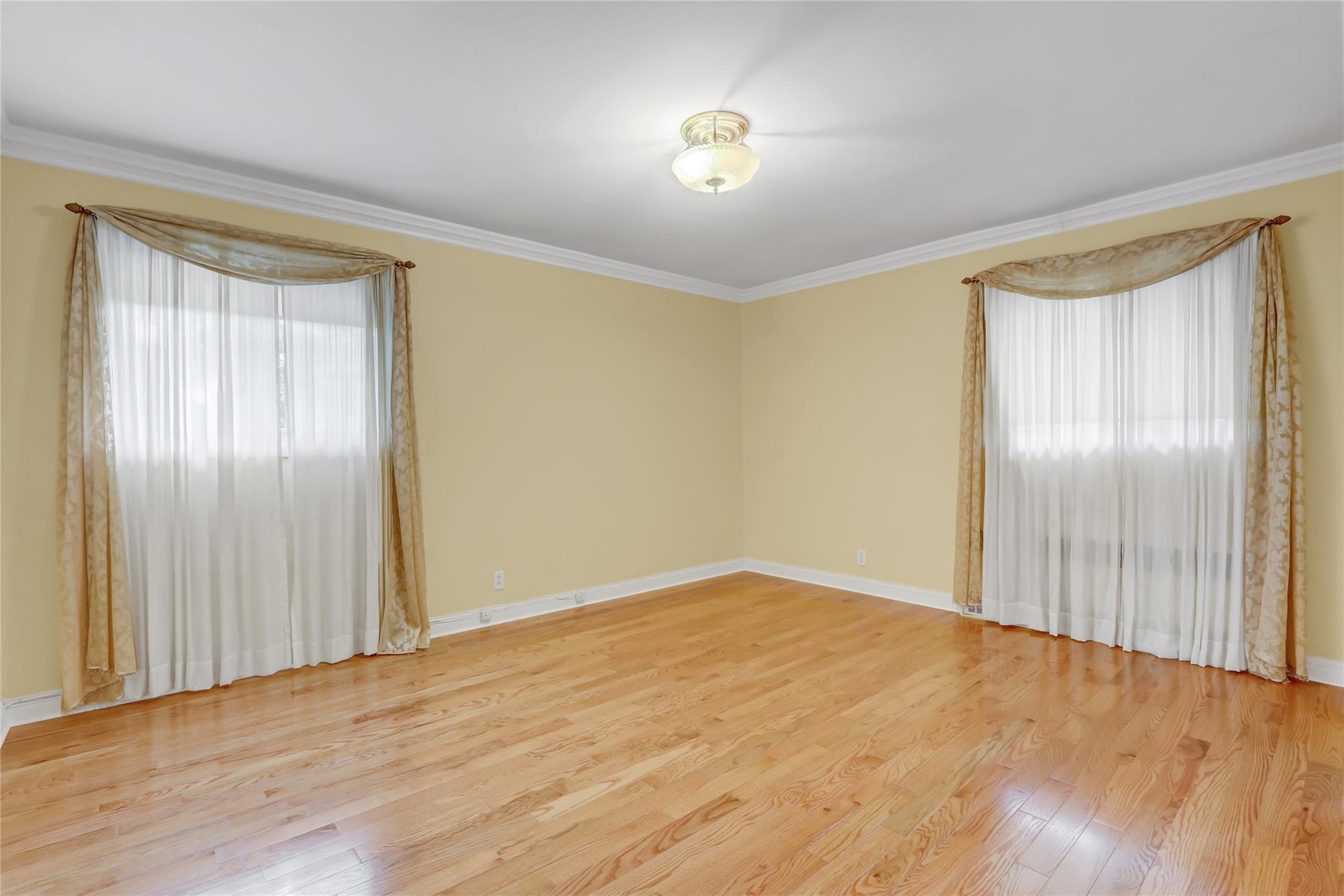 262-55 Grand Central Parkway, Little Neck, New York image 8
