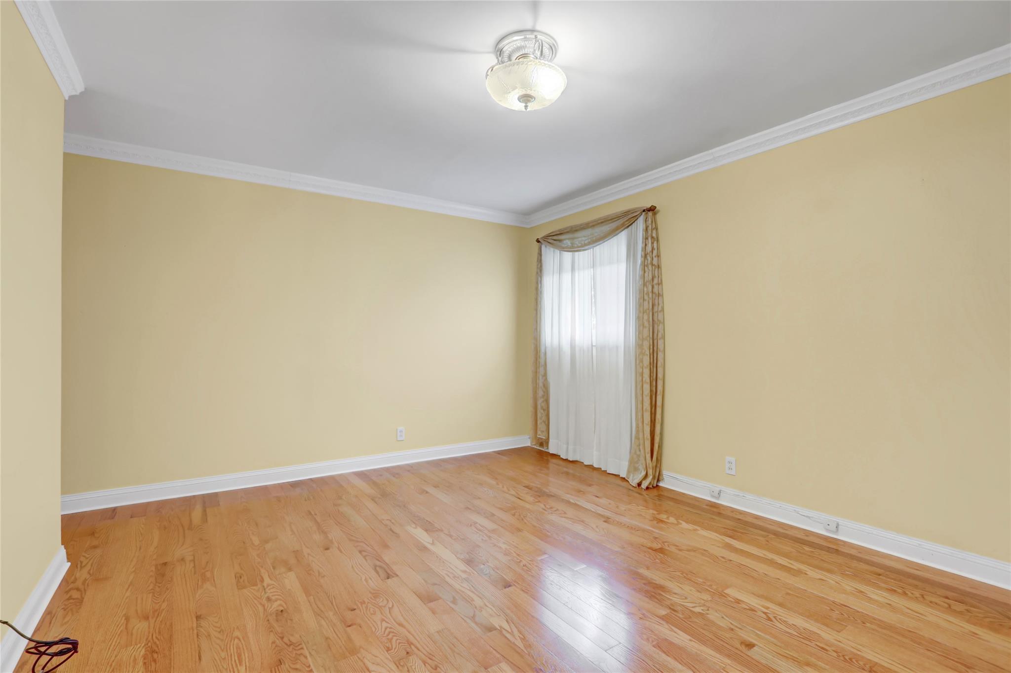 262-55 Grand Central Parkway, Little Neck, New York image 10