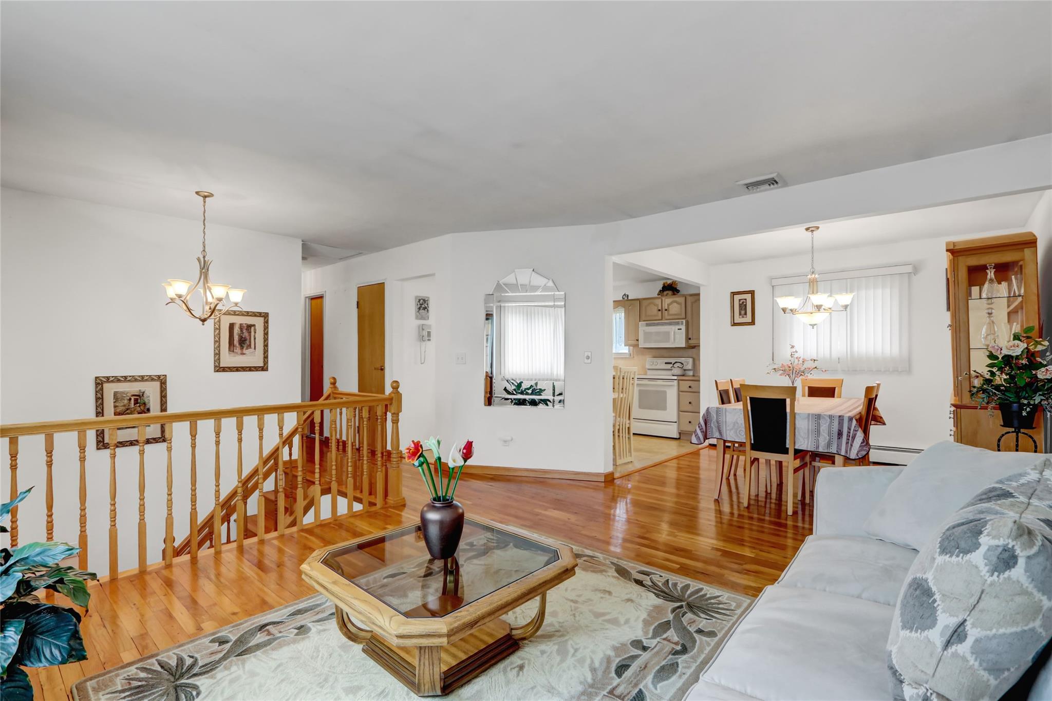 84 Oakwood Avenue, Bay Shore, New York image 12