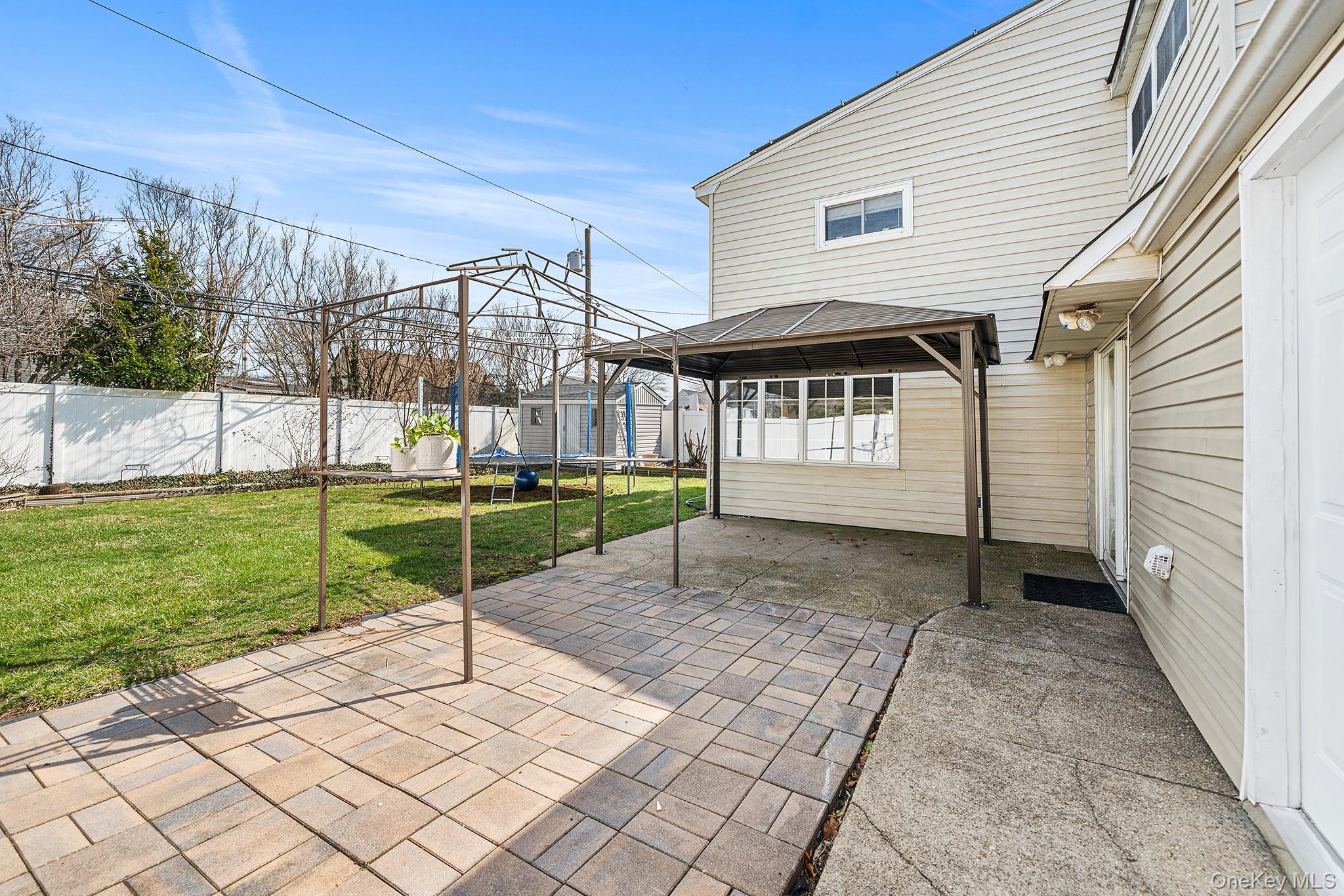 116 Red Maple Drive N