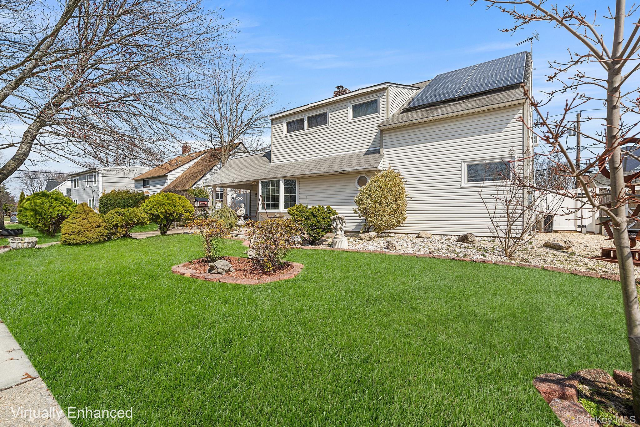 116 Red Maple Drive N