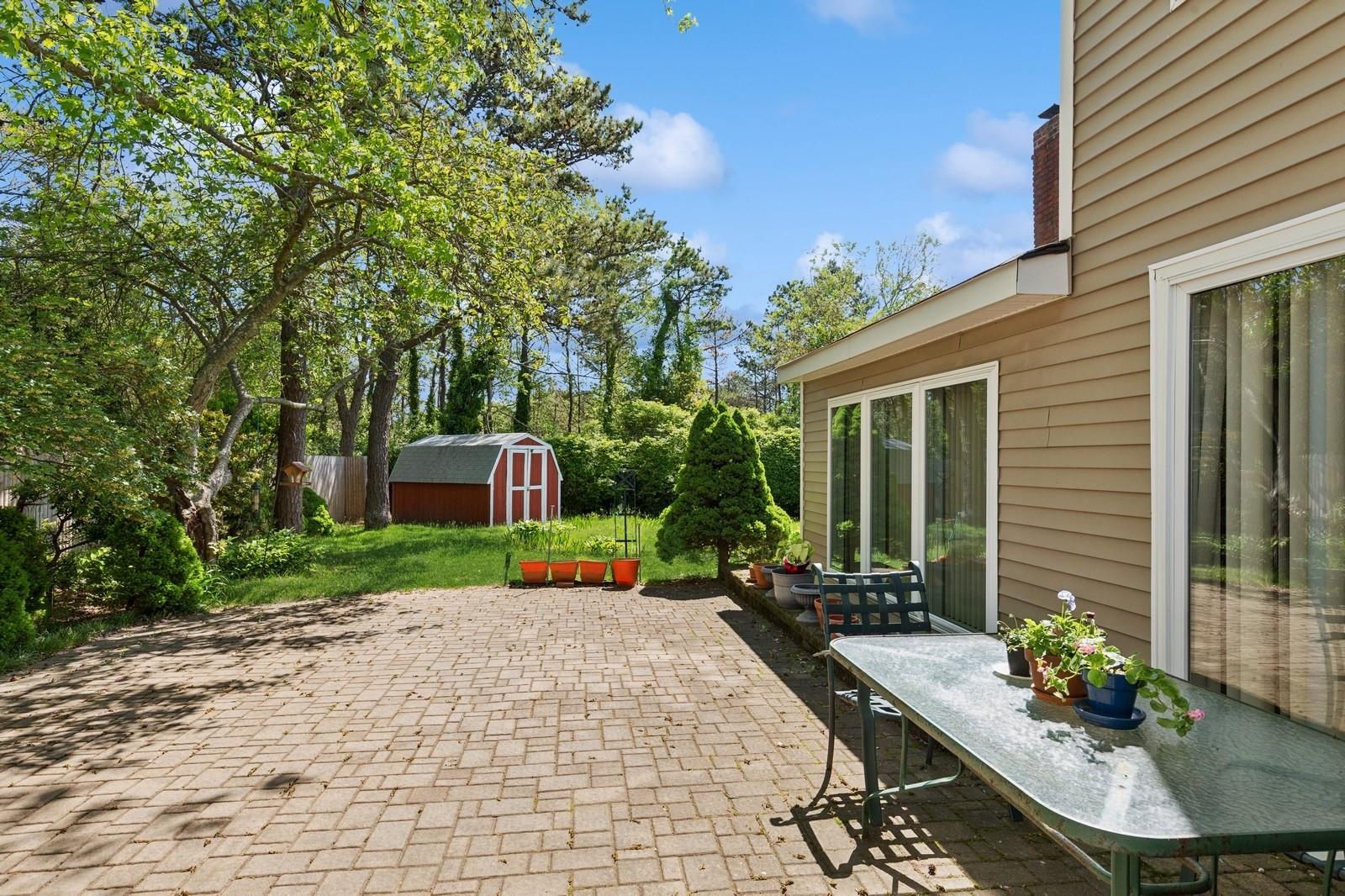 291 E Woodside Avenue, East Patchogue, New York image 46