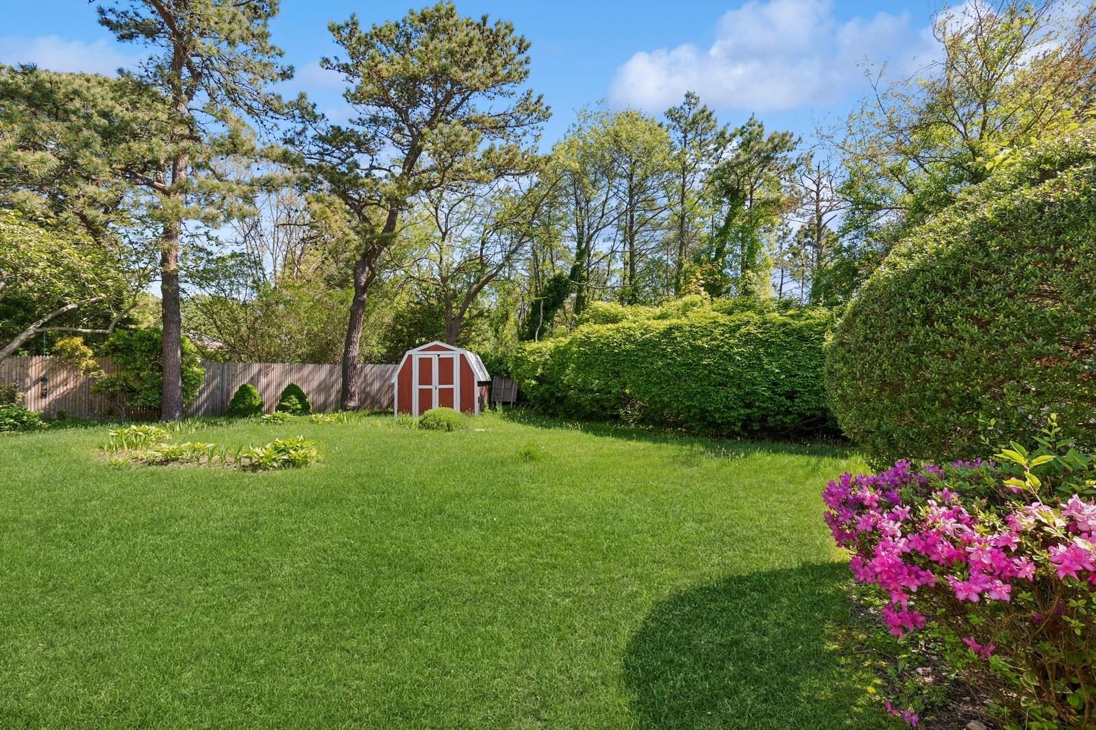 291 E Woodside Avenue, East Patchogue, New York image 37