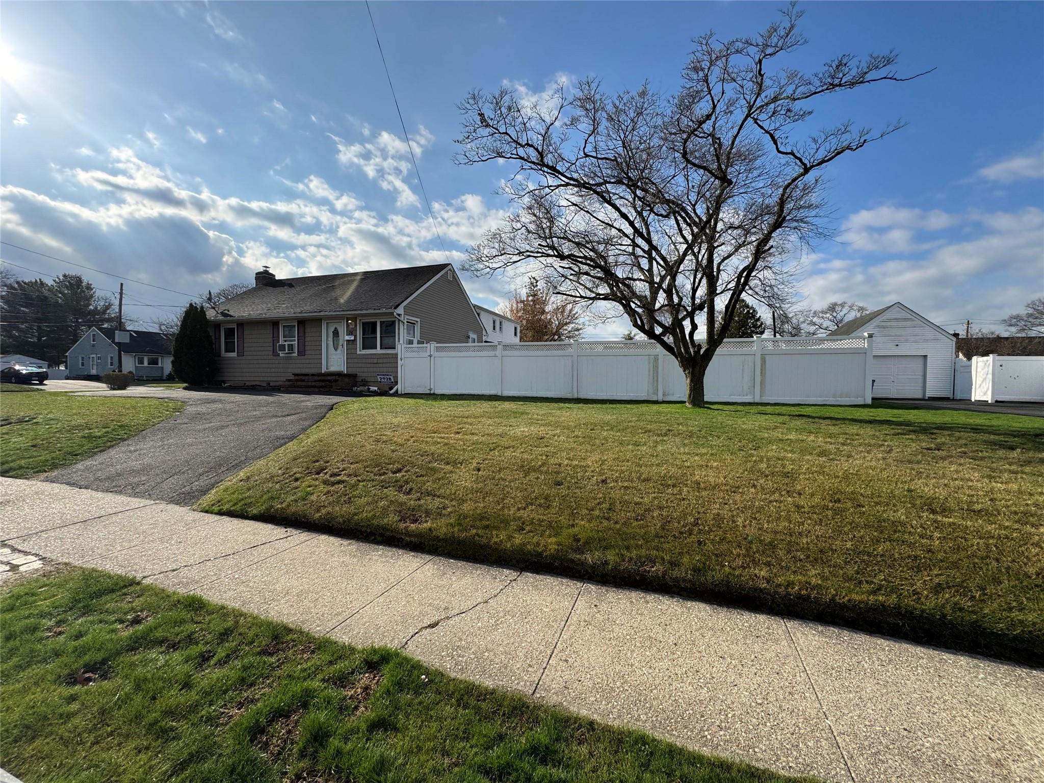 76 Parkdale Drive