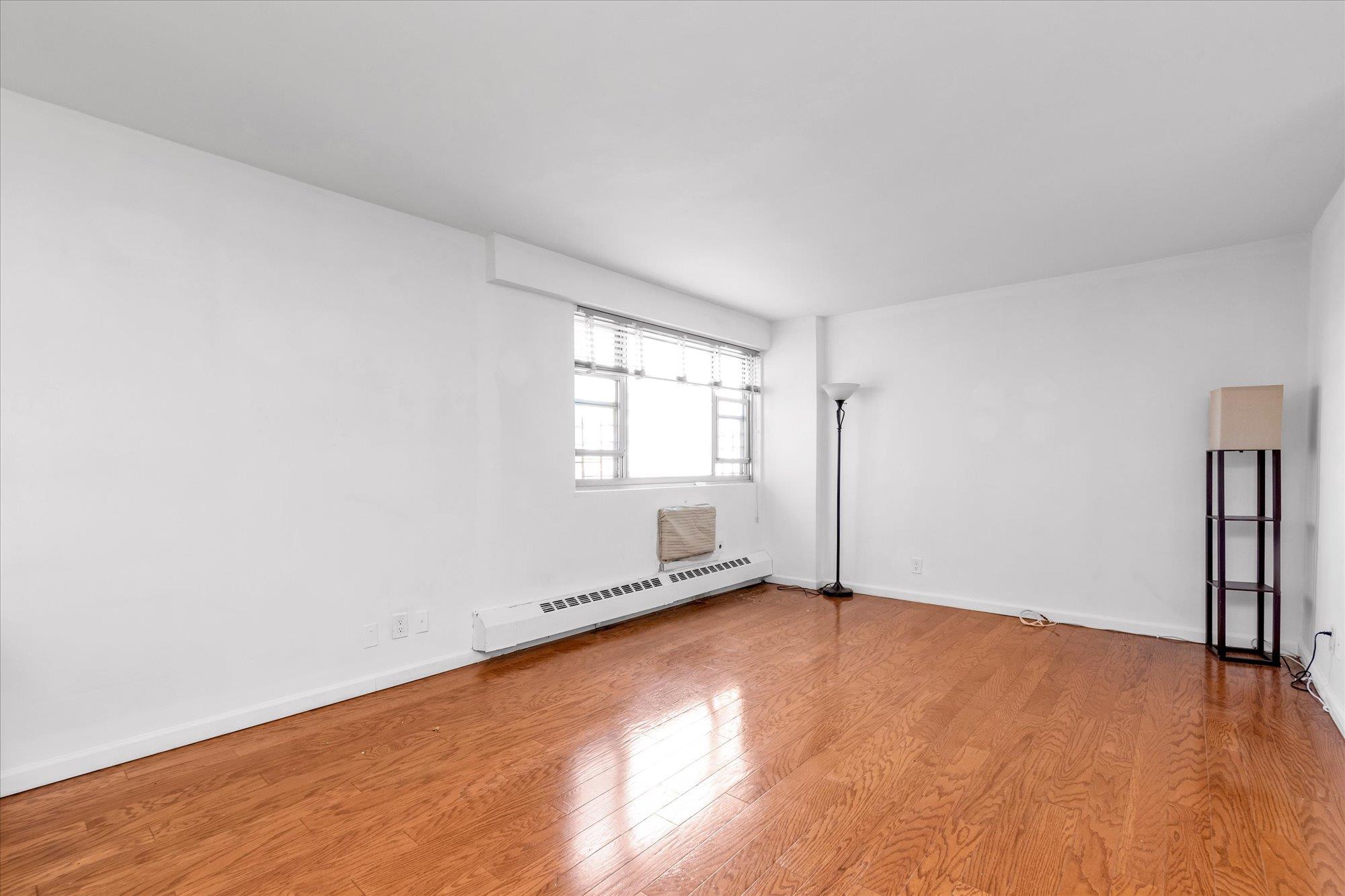 52-30 39 Drive #5U, Woodside, New York image 3