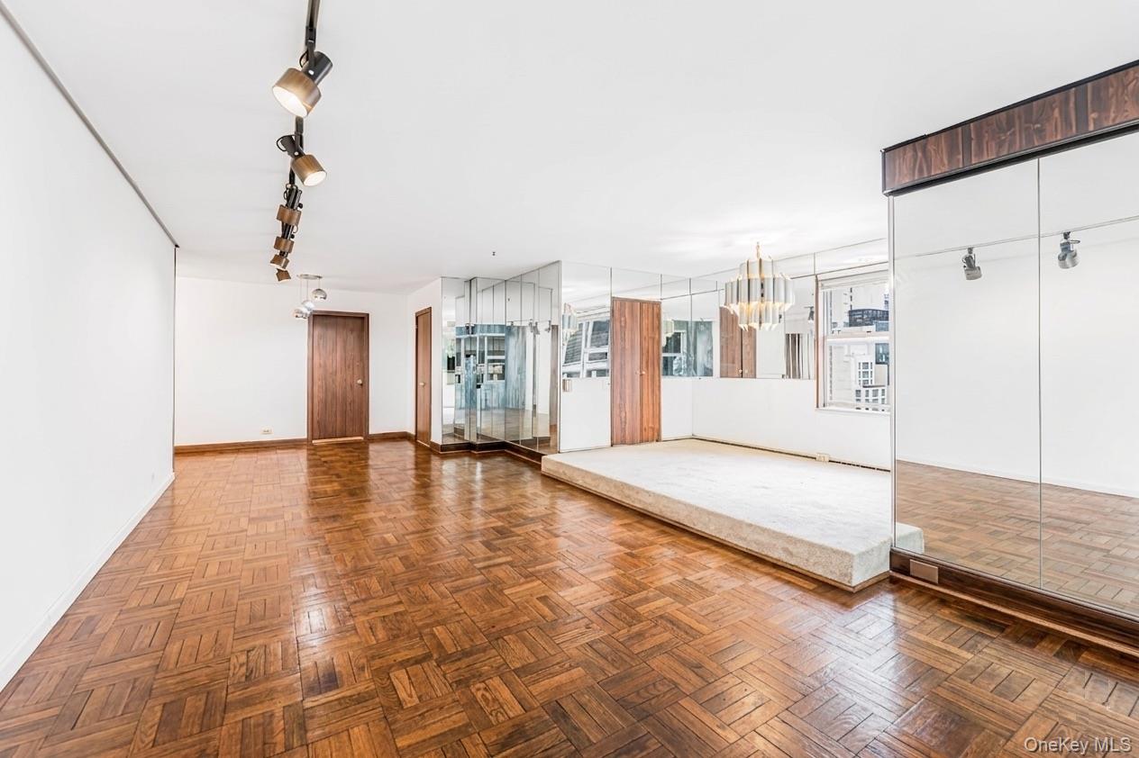 77 W 55th Street 17B