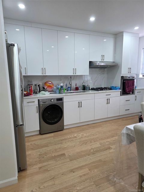 Photo of 71-37 Vleigh Place #40B, Kew Garden Hills, NY 11367 (MLS # 1028714)