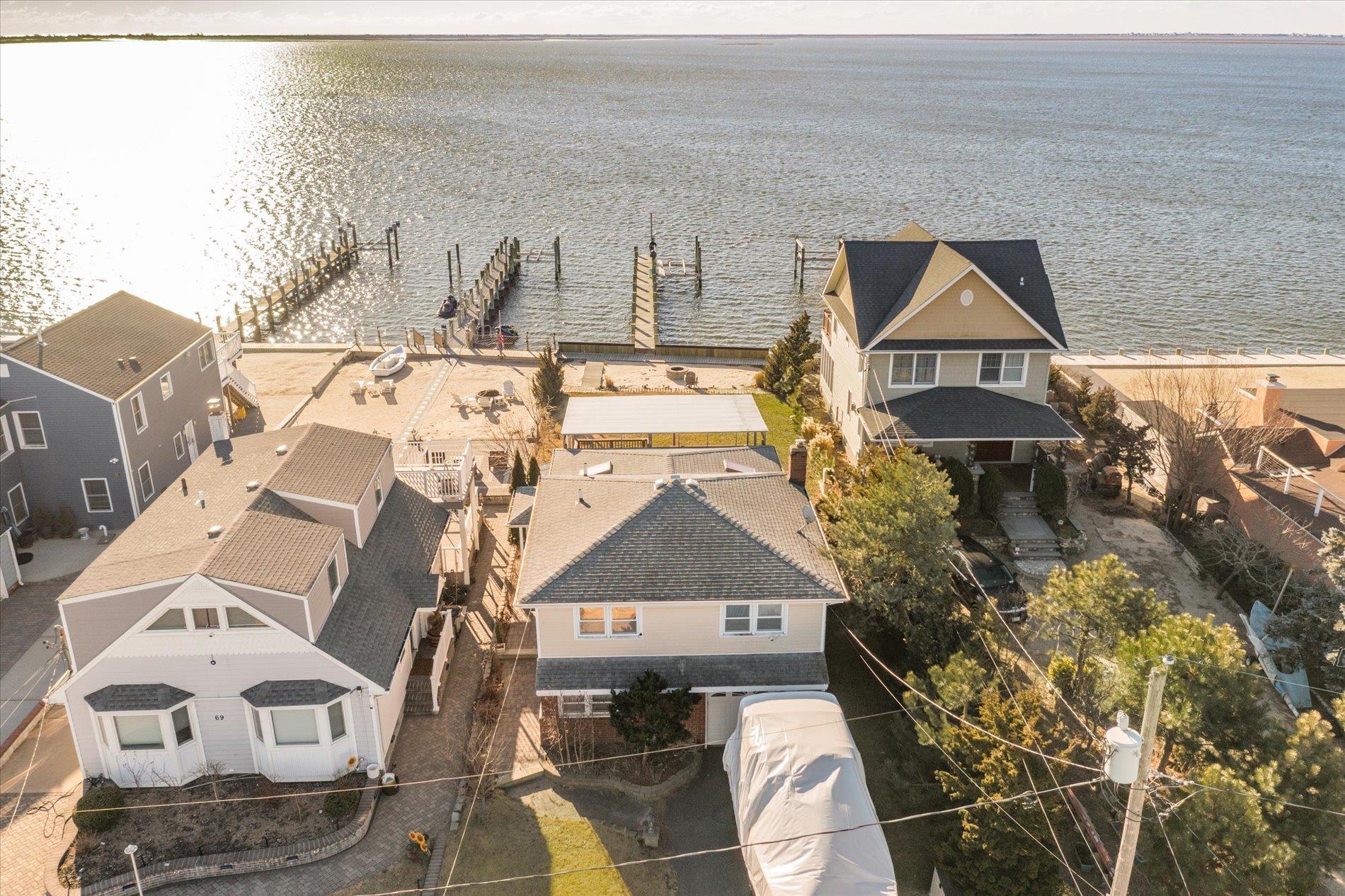 73 E Beach Promenade, Lindenhurst, New York image 1