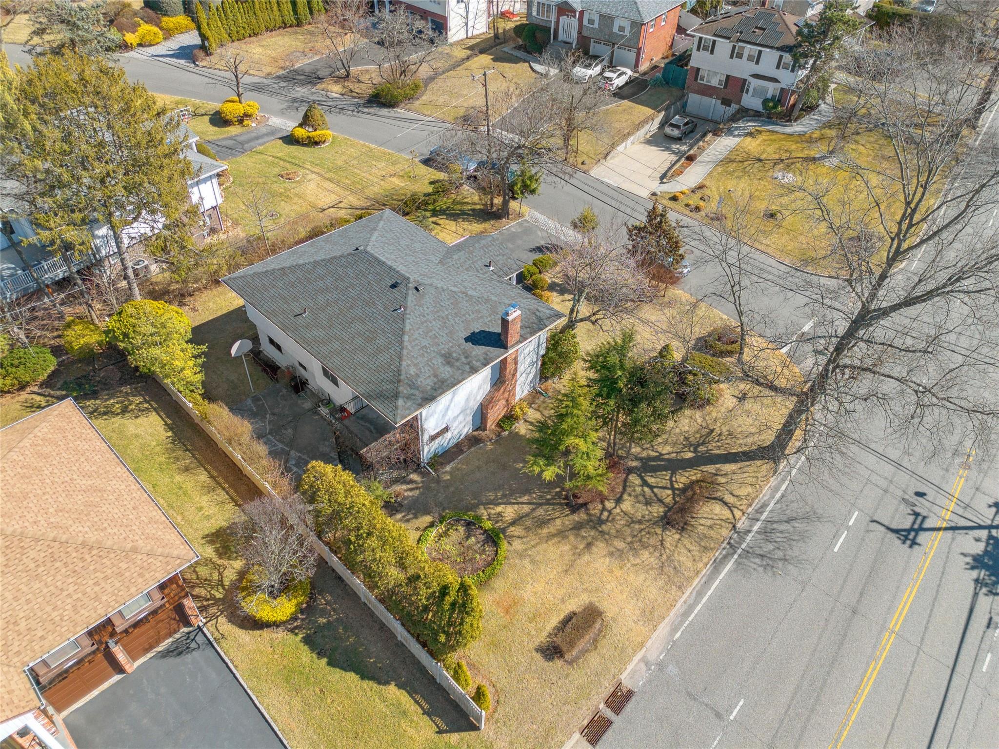 947 N 6th Street, New Hyde Park, New York image 34
