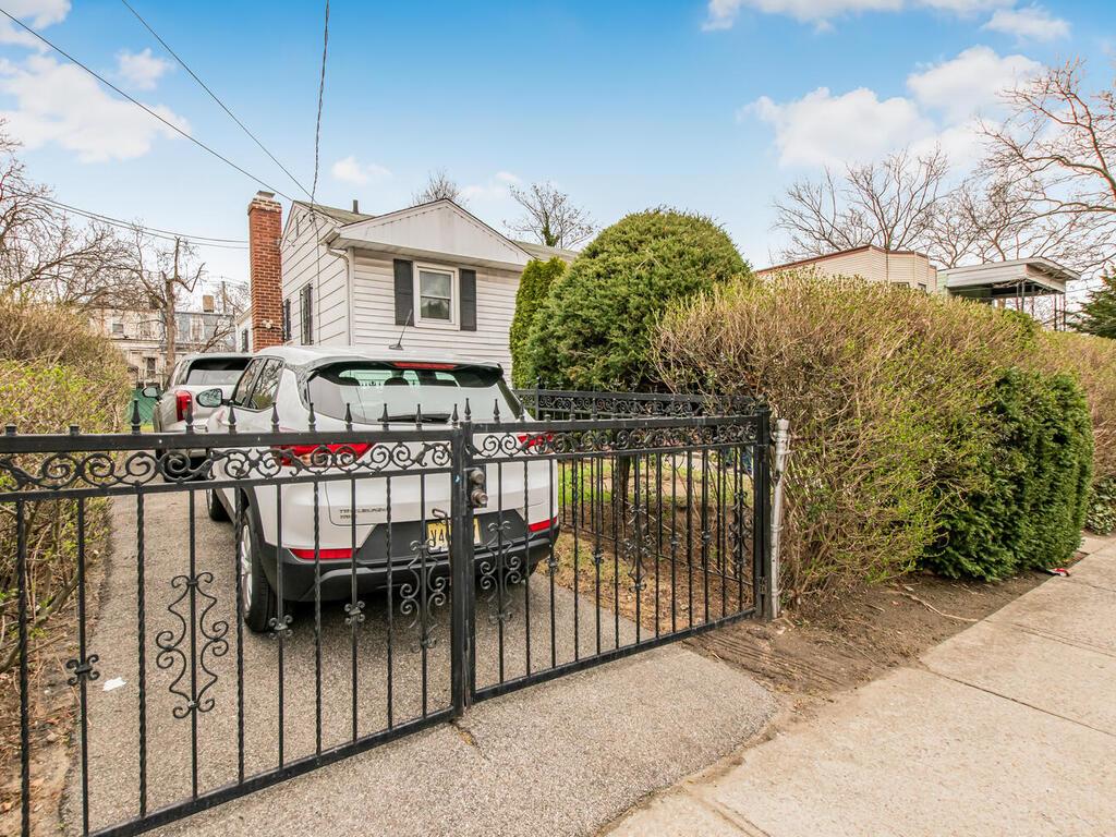 351 S 6th Avenue, Mount Vernon, New York image 4