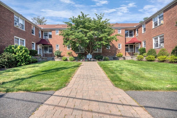 15 BRYANT CRES APT 2F, WHITE PLAINS, NY 10605 - Image 8e2ad46aabb6b4c225c6977b44bb67fa/4223094057