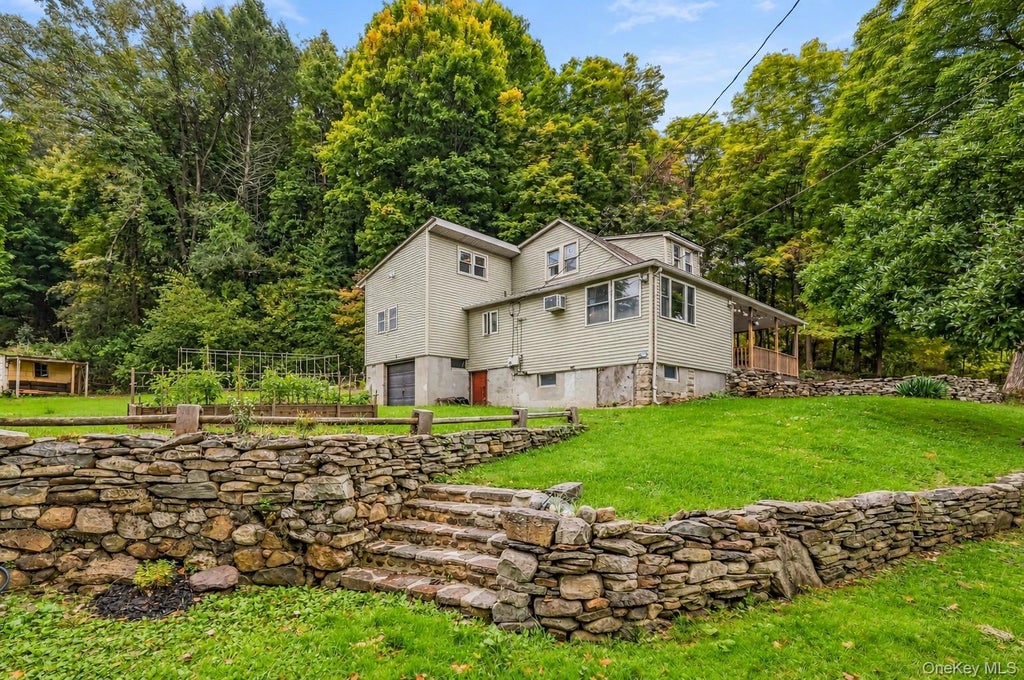 Photo of 2 Iris Road, Cornwall, NY 12518 (MLS # 1057434)