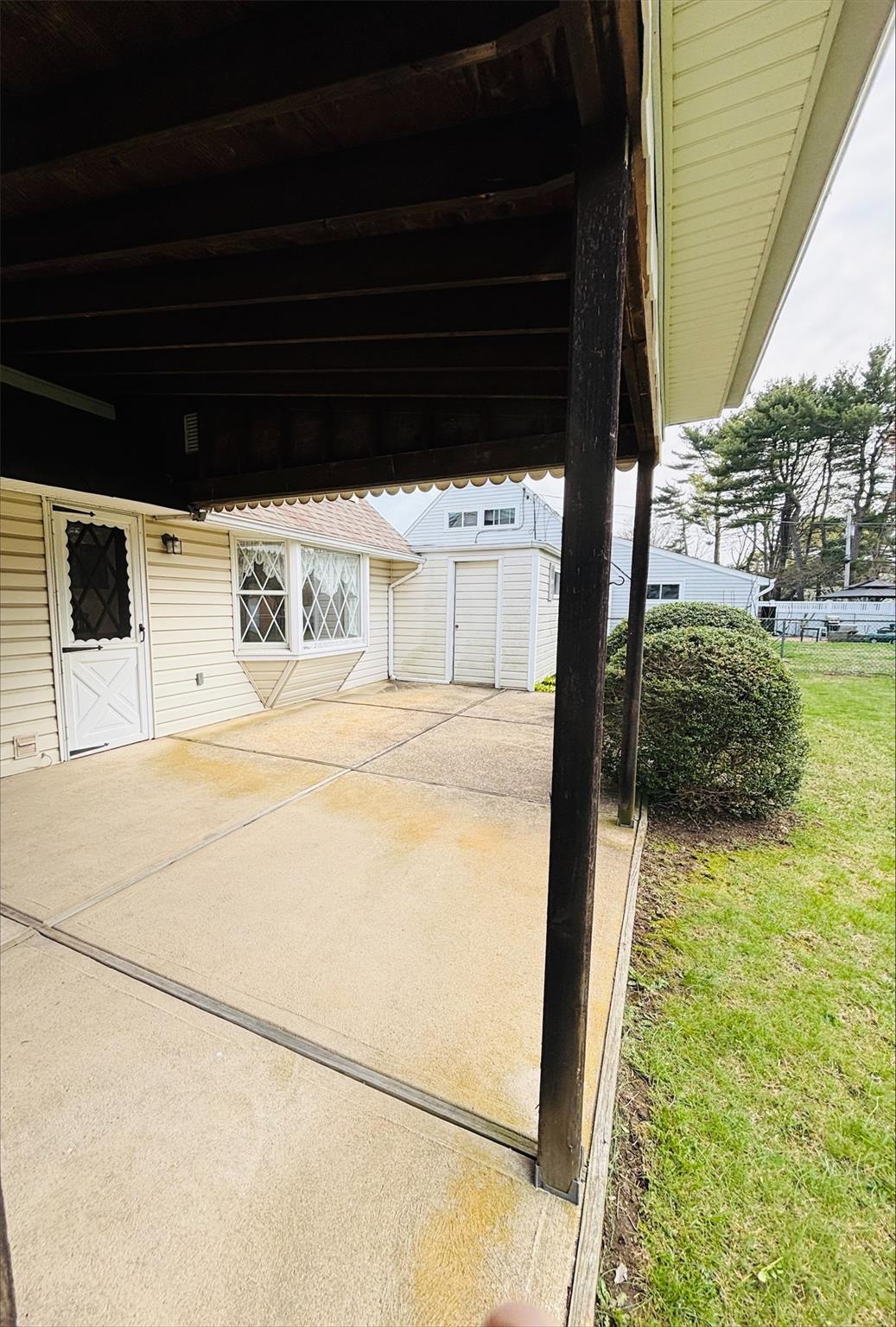 10 Grape Lane, Hicksville, New York image 25