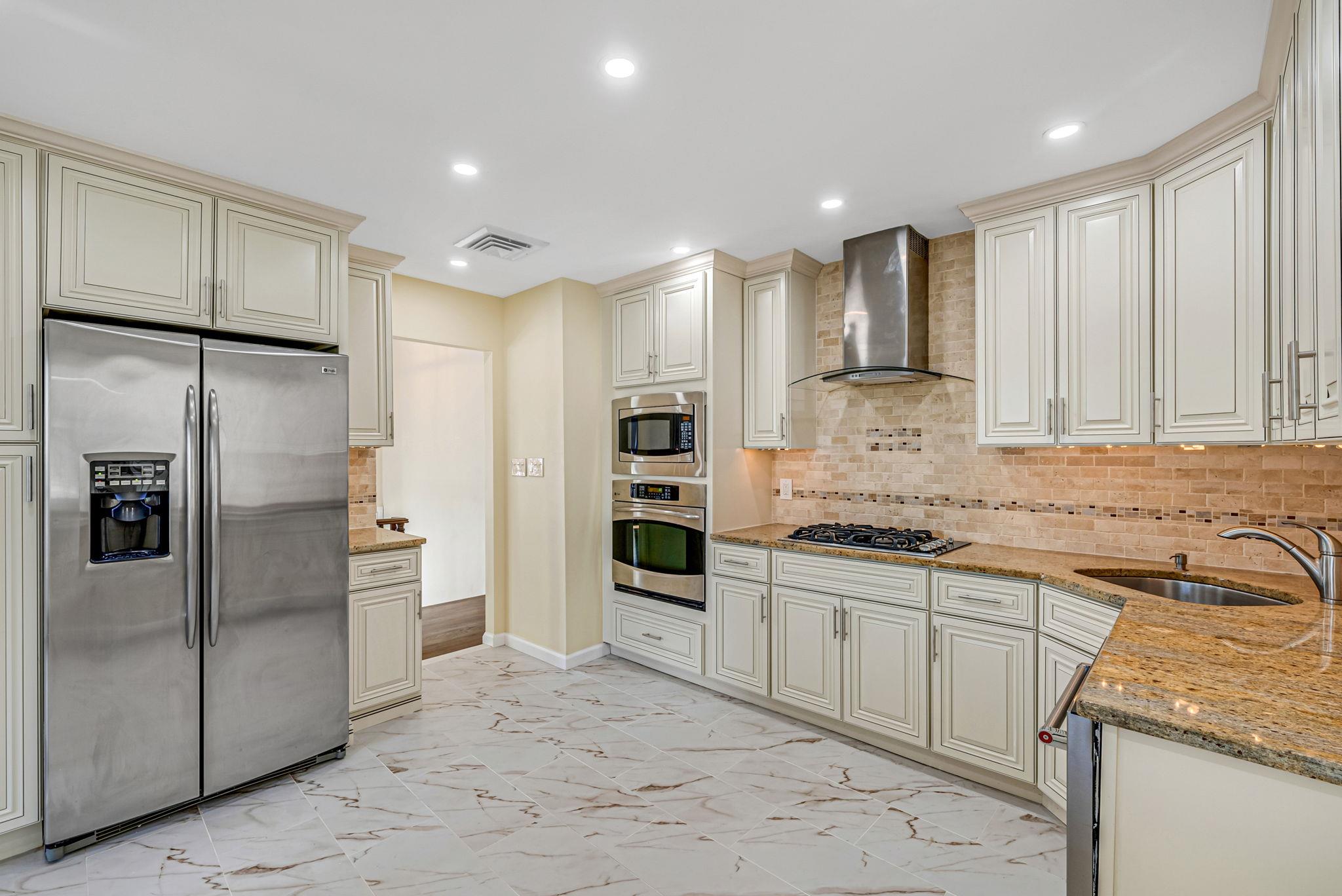 1975 Bayberry Avenue, Merrick, New York image 3