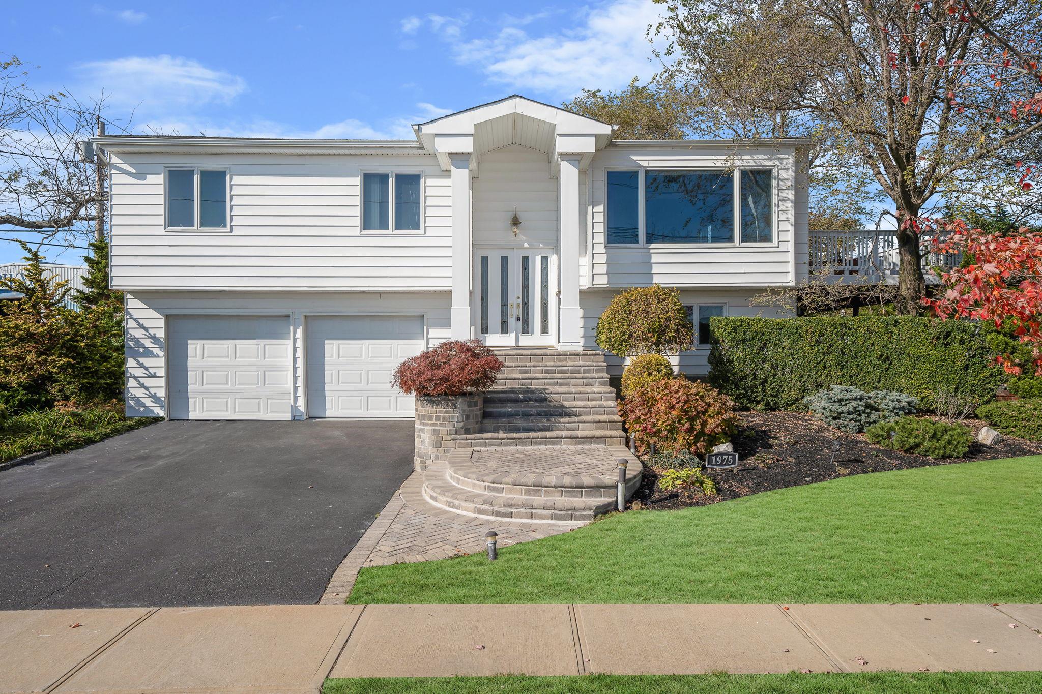 1975 Bayberry Avenue, Merrick, New York image 1
