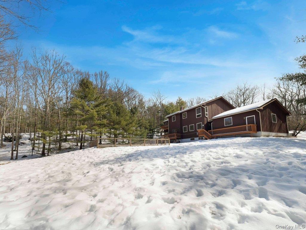 Photo of 118 Split Rock Drive, Barryville, NY 12719 (MLS # 952891)