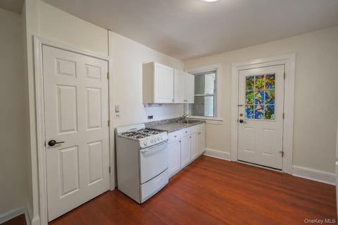 Multifamily For Rent - 364 Ashford Avenue #1E<br/> Dobbs Ferry, NY 10522