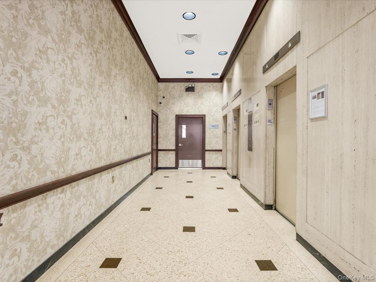 41-40 Union Street 8V