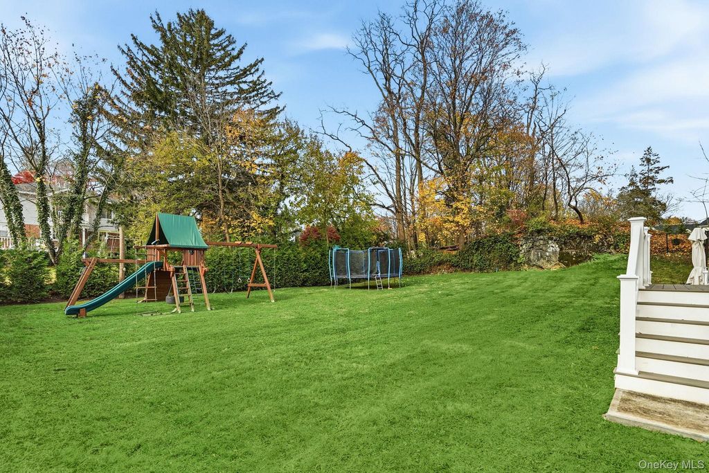 Photo of 72 Valley Terrace, Rye Brook, NY 10573 (MLS # 978464)